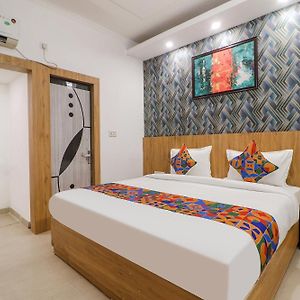 Fabhotel Rainbow Villa Near Igi Airport New Delhi